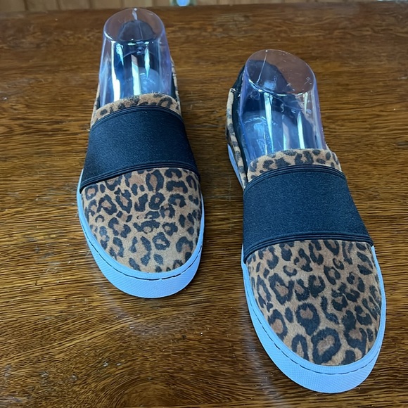 Clarks Womens Pawley Wes slip on animal print loafers flats US 8.5M - Picture 3 of 7
